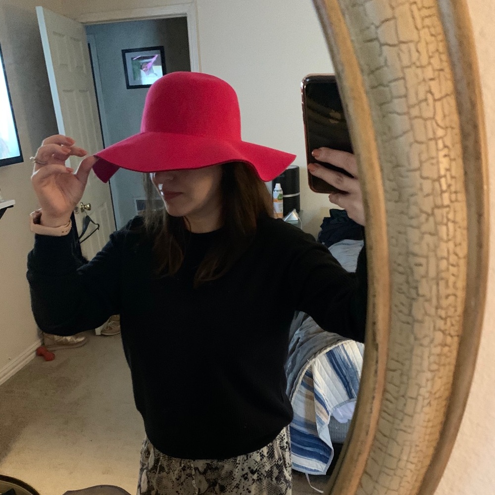 Pink hat - Picture 3 of 3